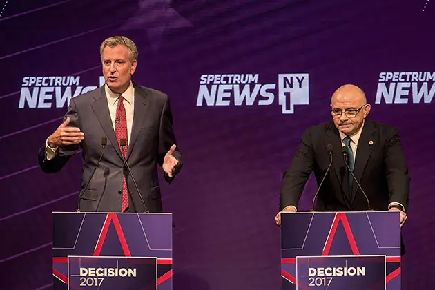 NYC Mayor Bill de Blasio and Democratic challenger Sal Albanese at a primary debate, August 23,2017